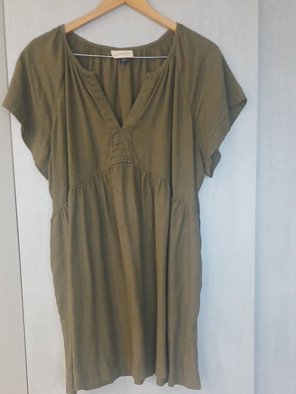 Olive Green Short Sleeve V-Neck Tunic Dress